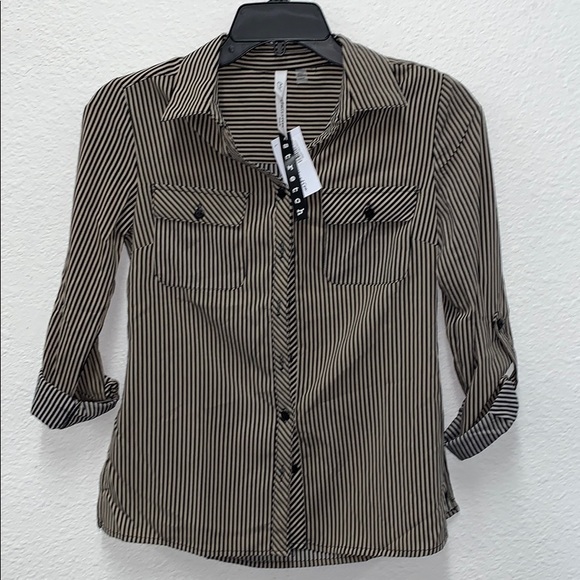 NY Collection Tops - Ny collection button down shirt